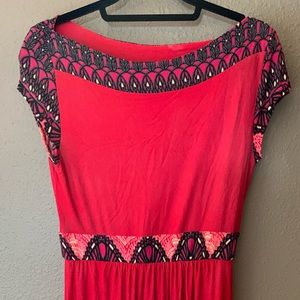 Boat neck, caps leave Olian dress